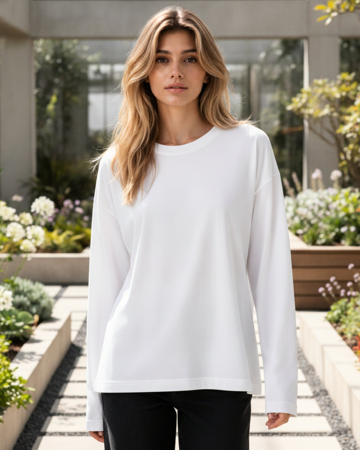 Women's Solid White Oversized Long Sleeve Crew Neck Regular T-Shirt