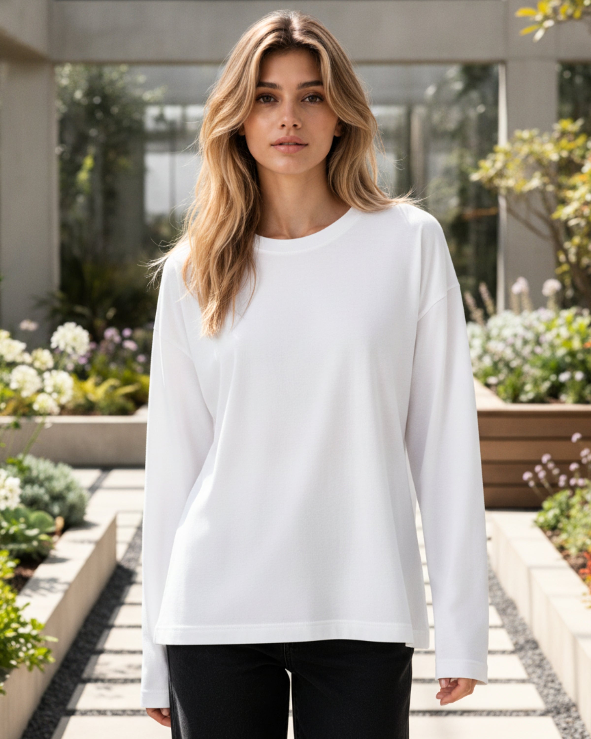 Women's Solid White Oversized Long Sleeve Crew Neck Regular T-Shirt
